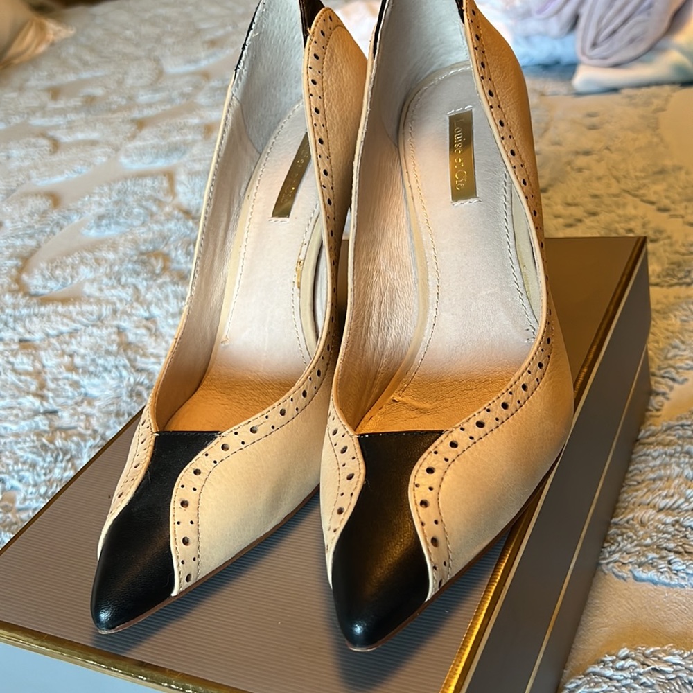 Dress shoe leather, soft, Near new 1 hr wear time